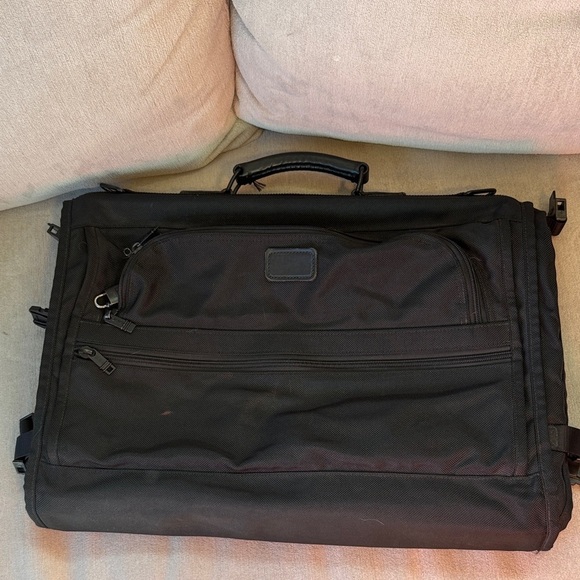 Tumi Black Luggage Travel Bag Durable Nylon - Picture 2 of 14